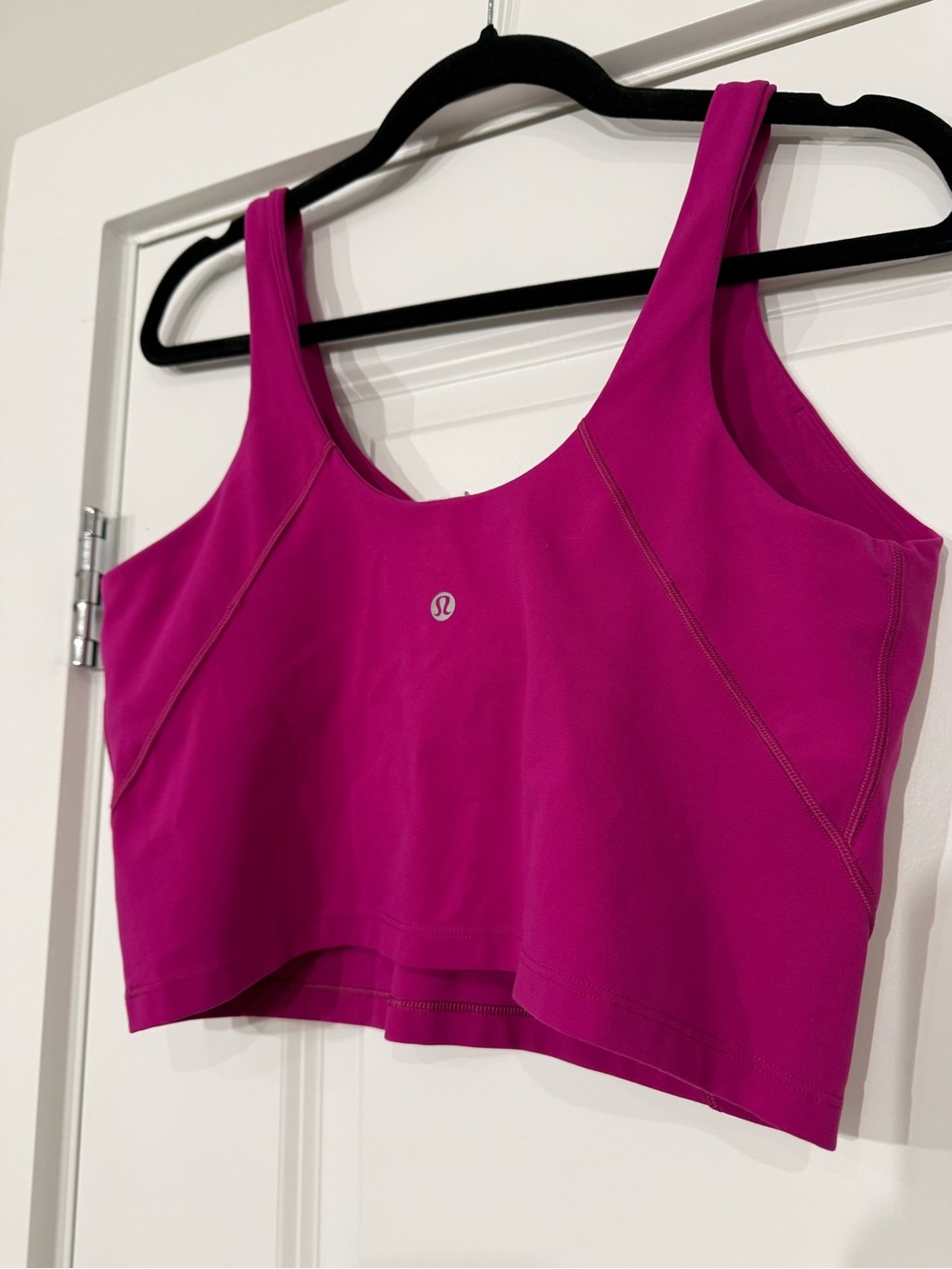 Lululemon Magenta Activewear Set - Crop Tank & High-Waist Leggings with Pockets - Picture 5 of 5